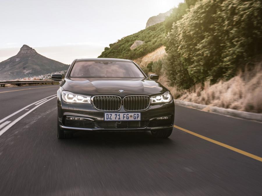  BMW 740i 2016 года  (ZA) (фото 27 из 30)